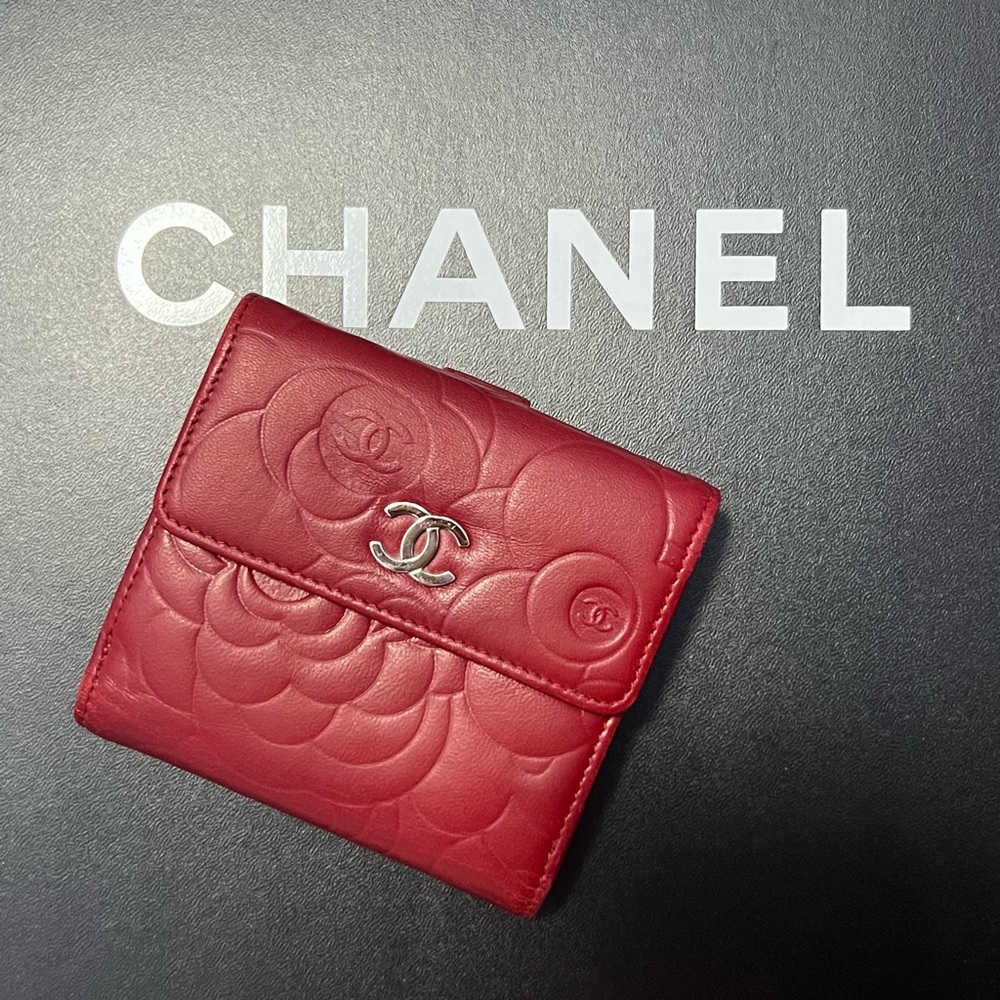 Chanel Red Camellia Small Flap Wallet Leather - preloved